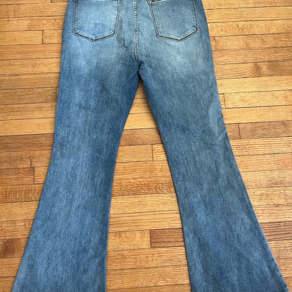 Judy Blue Medium Blue Flare Jeans - Faded Wash - Picture 2 of 7
